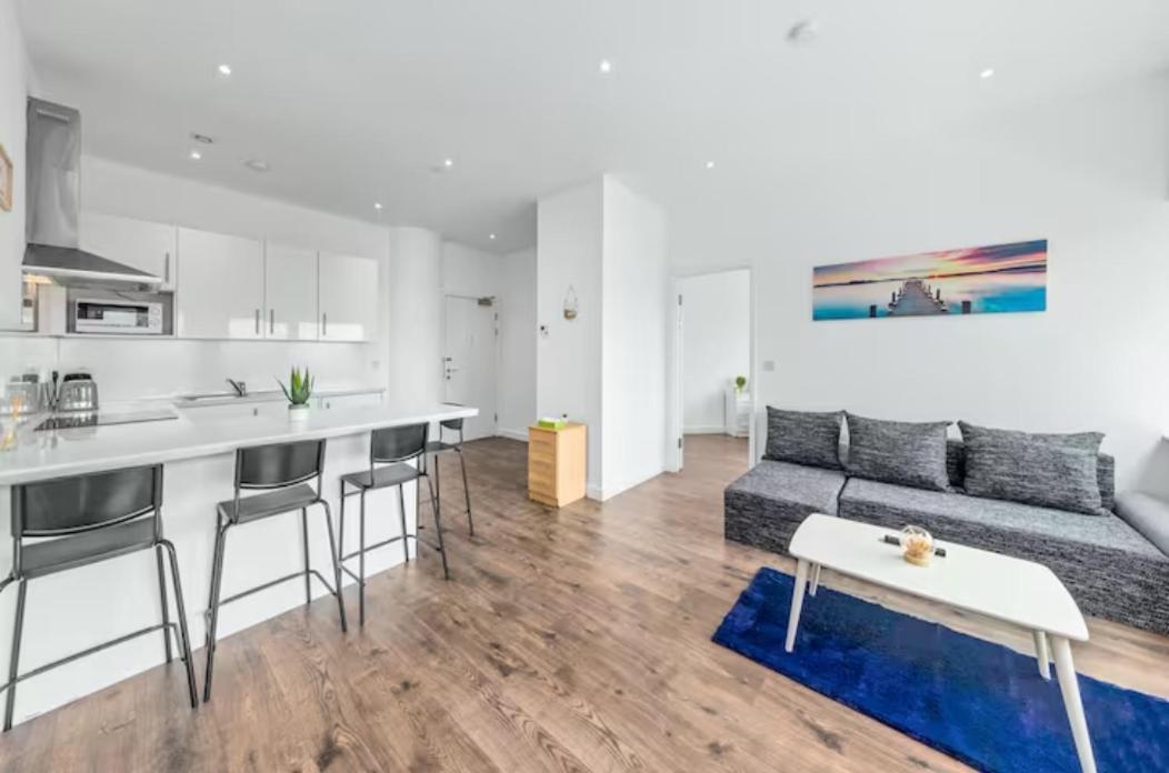 Delta 2 Bedroom Flat In London Dp102 Croydon Esterno foto